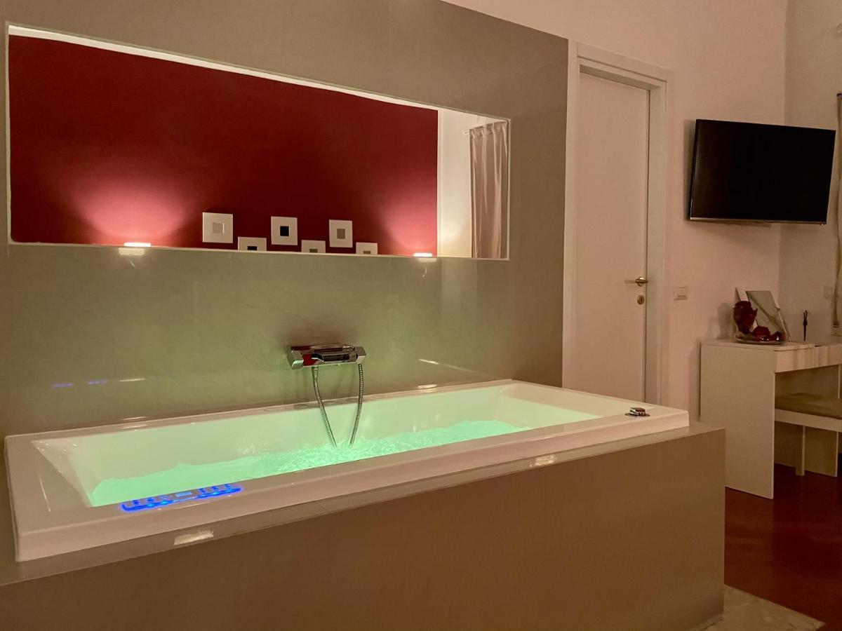 Le Coq Suites Рим Экстерьер фото
